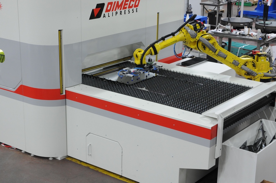 Coil fed laser cutting system - Dimeco